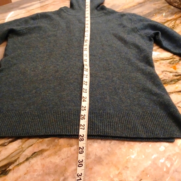 Adrienne Vitadini 100% 2-Ply Cashmere Turtleneck Size Medium - Picture 4 of 4